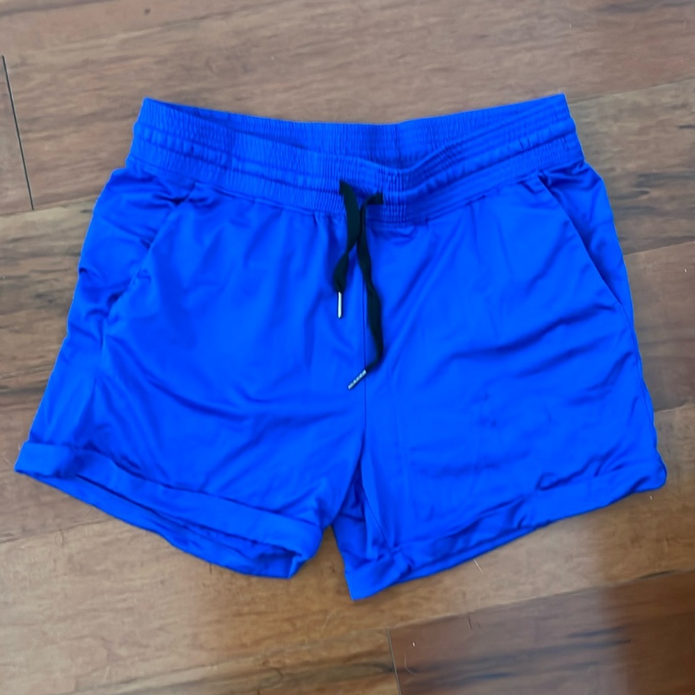 Born primitive athleisure shorts size large